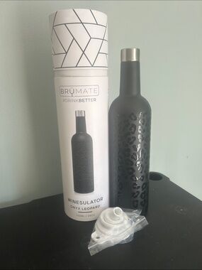 Onyx Leopard Black Winesulator - Insulated Wine Bottle